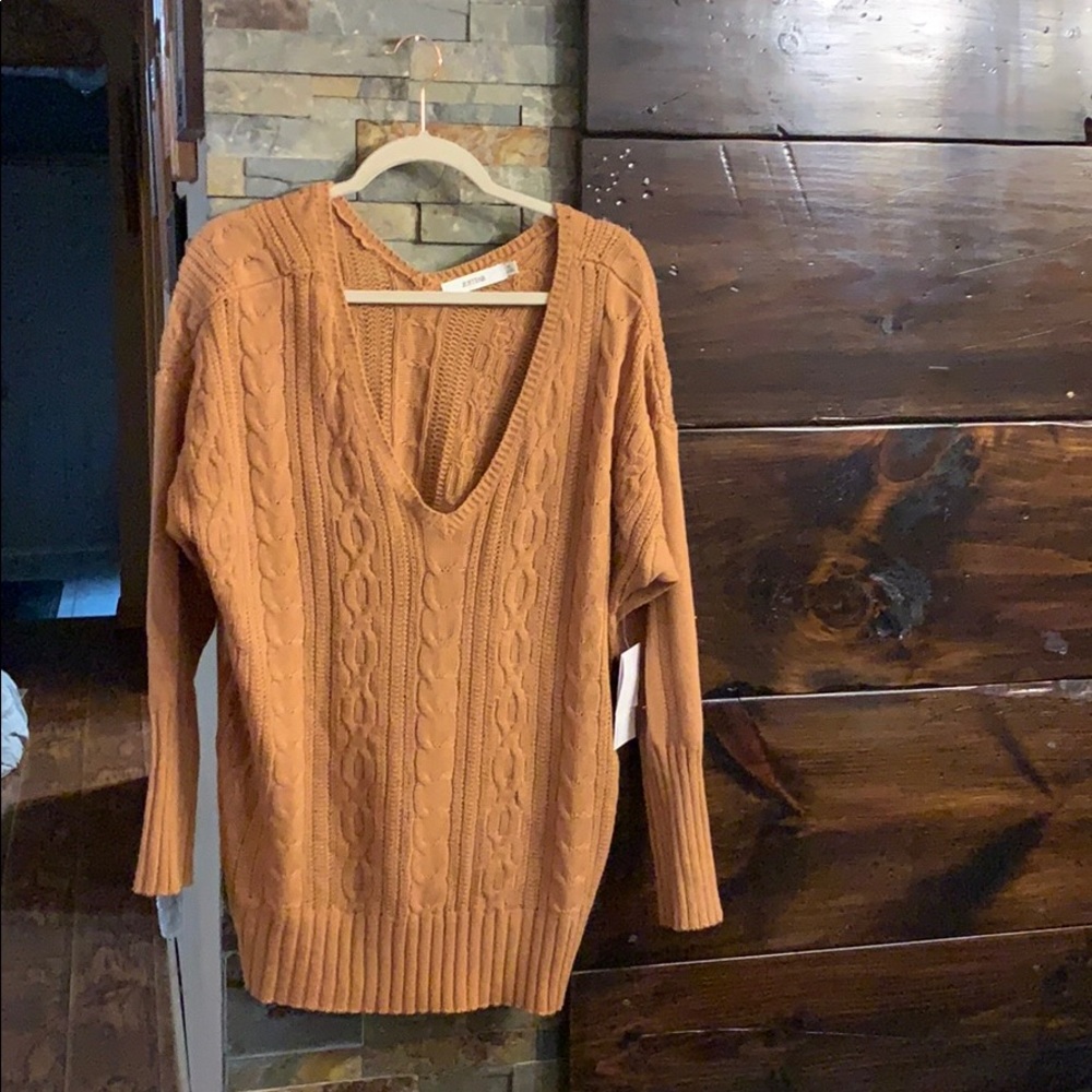 JustFab sweater. Never worn.